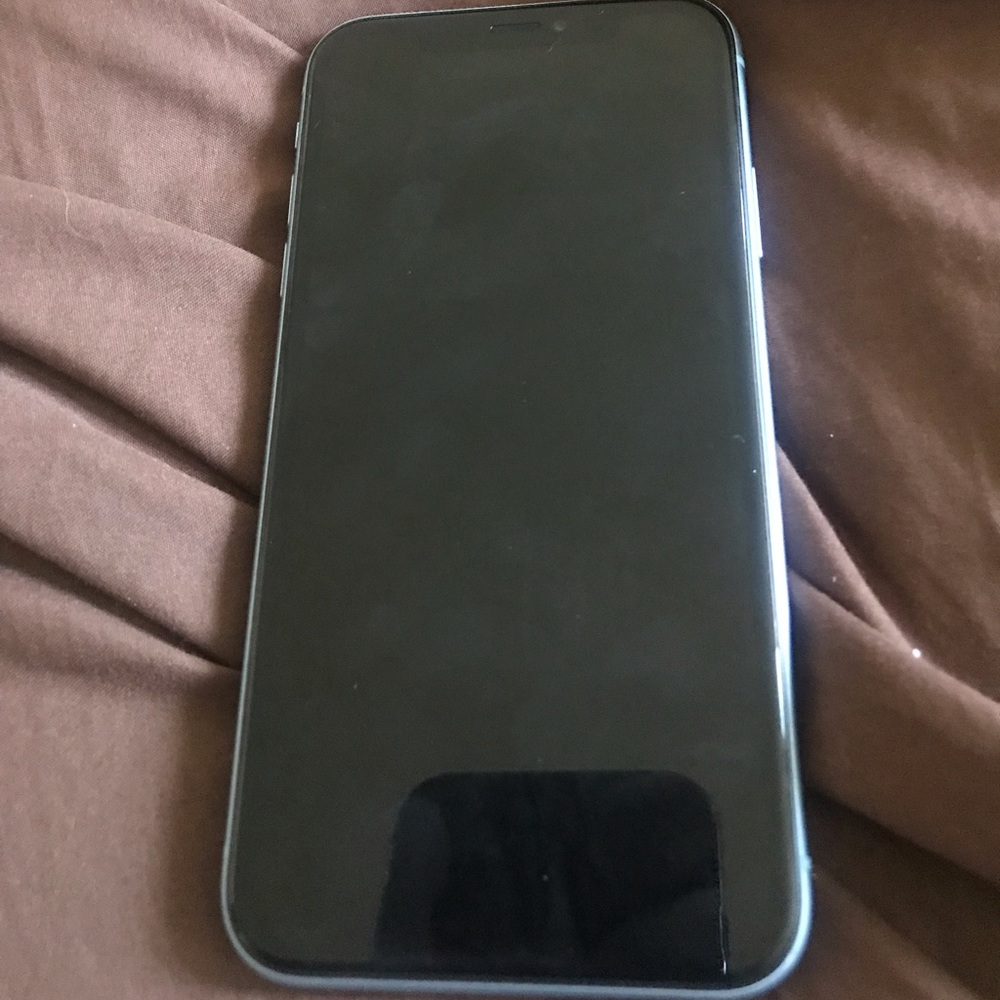iPhone XR Blue - Picture 2 of 2
